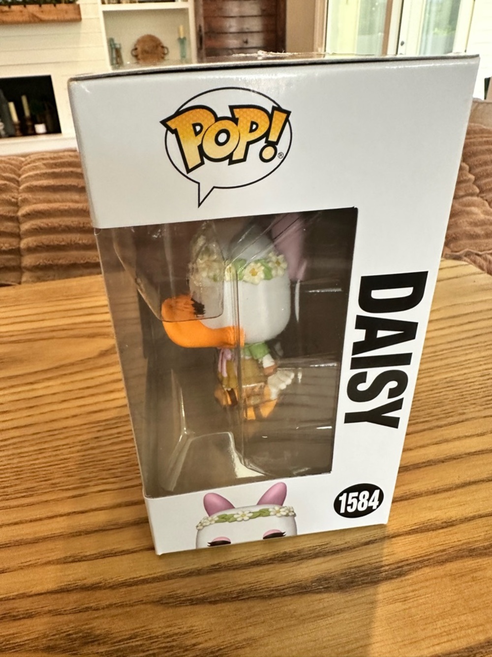 Funko Pop Disney Mickey & Friends Daisy #1584 - Picture 4 of 5
